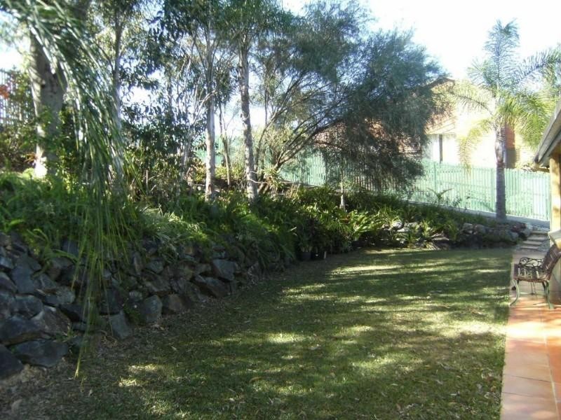 13 Armidale Crescent, Helensvale QLD 4212