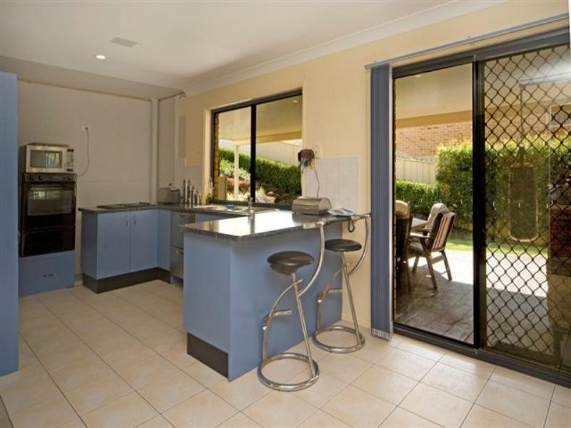 2 Poeppel Place, Helensvale QLD 4212