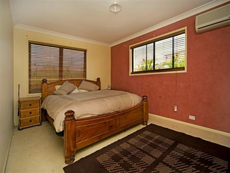 2 Poeppel Place, Helensvale QLD 4212