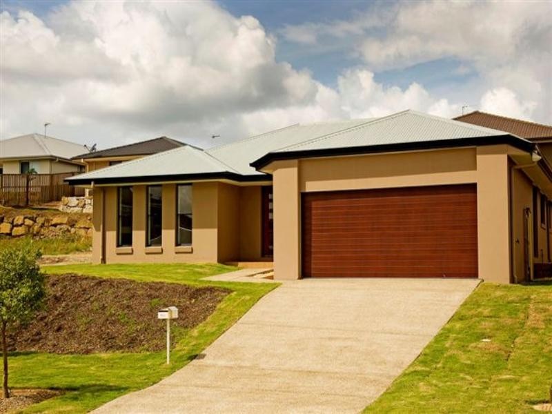 10 Willunga Street, Pacific Pines QLD 4211