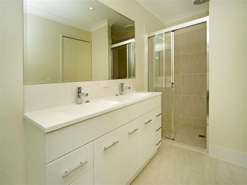 10 Willunga Street, Pacific Pines QLD 4211