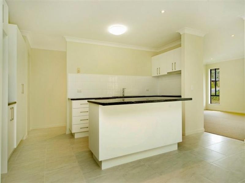 10 Willunga Street, Pacific Pines QLD 4211