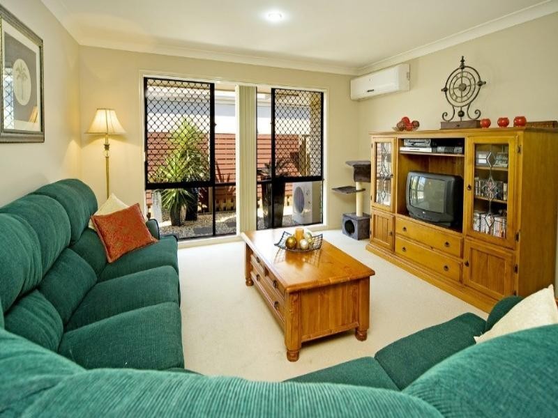 10 Burr Court, Pacific Pines QLD 4211