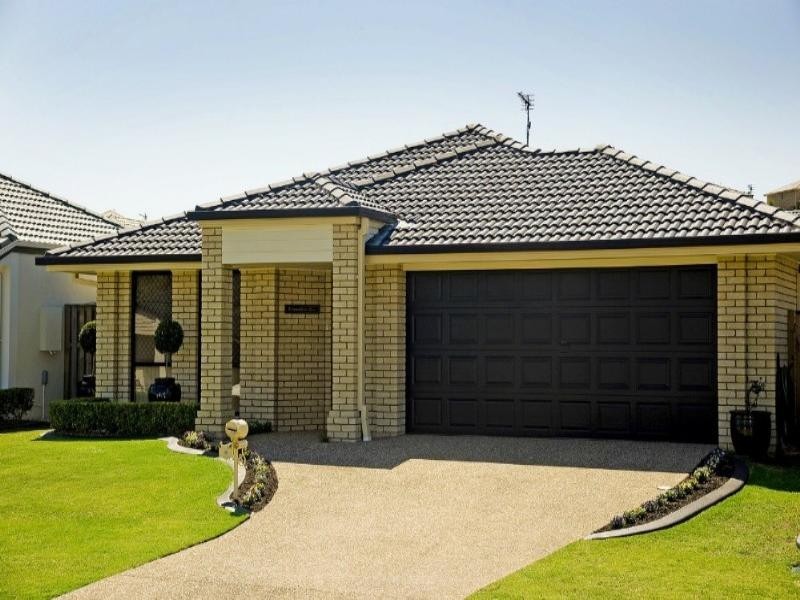 10 Burr Court, Pacific Pines QLD 4211