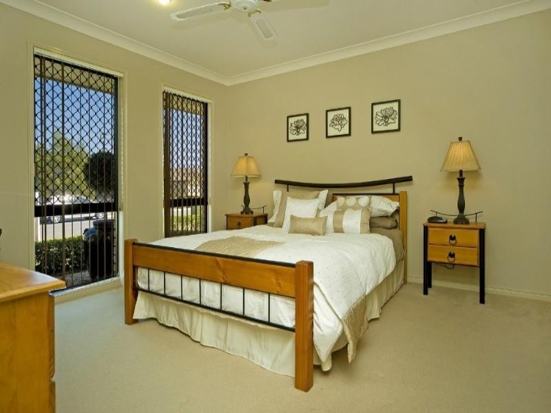 10 Burr Court, Pacific Pines QLD 4211