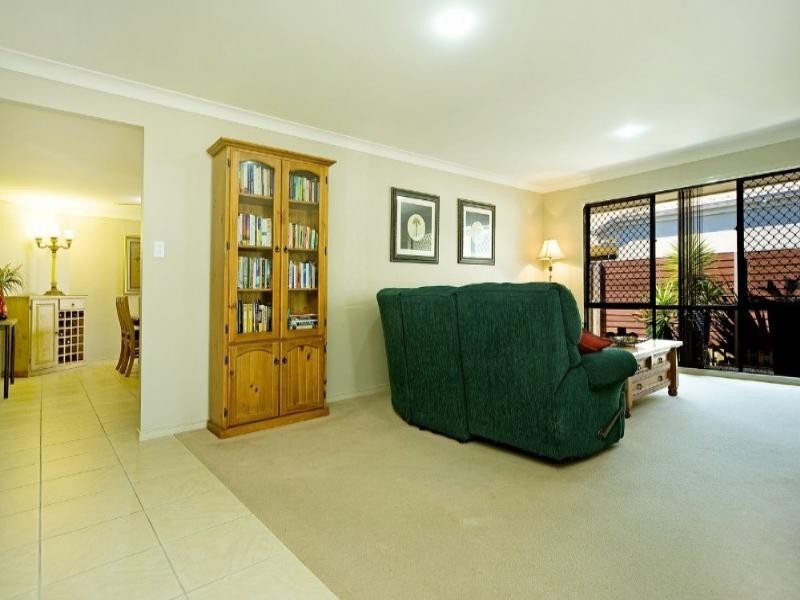 10 Burr Court, Pacific Pines QLD 4211