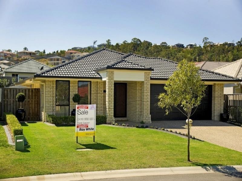 10 Burr Court, Pacific Pines QLD 4211