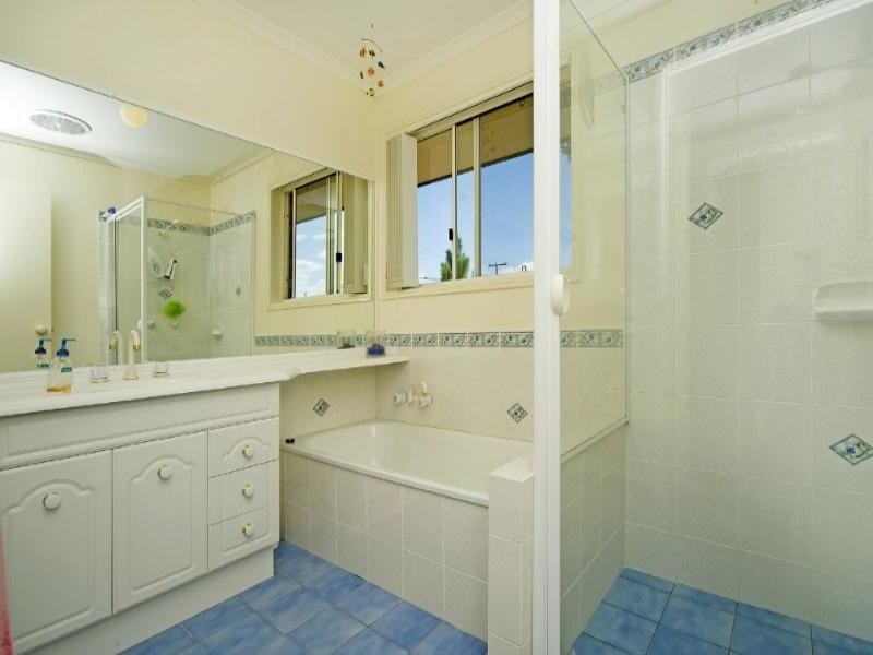 33 Maui Crescent, Oxenford QLD 4210