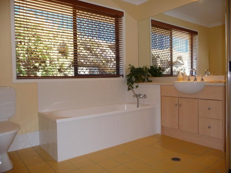 36 Buffalo Crescent, Pacific Pines QLD 4211