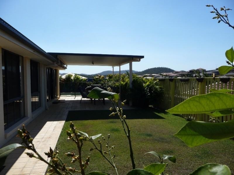 36 Buffalo Crescent, Pacific Pines QLD 4211