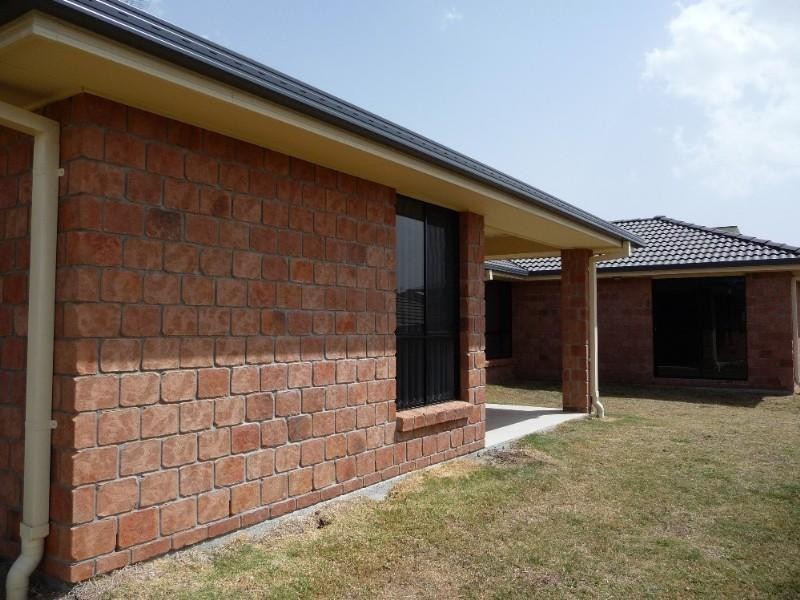 37 Codrington Circuit, Pacific Pines QLD 4211