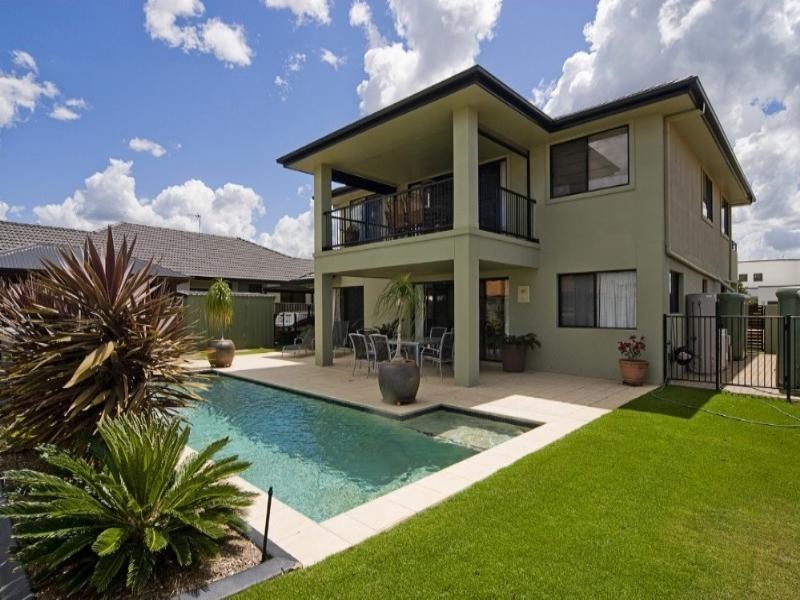 6 Princeton Street, Oxenford QLD 4210