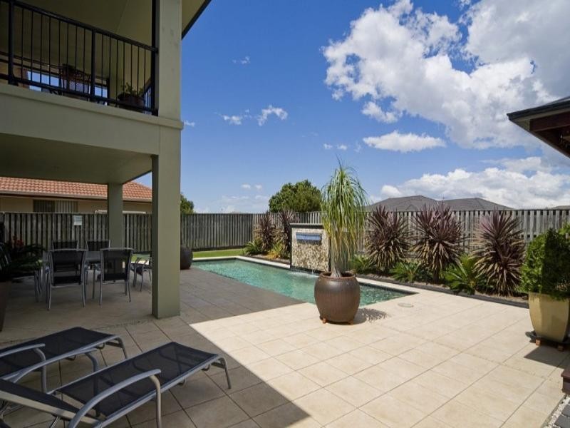 6 Princeton Street, Oxenford QLD 4210