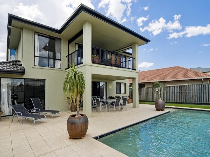 6 Princeton Street, Oxenford QLD 4210