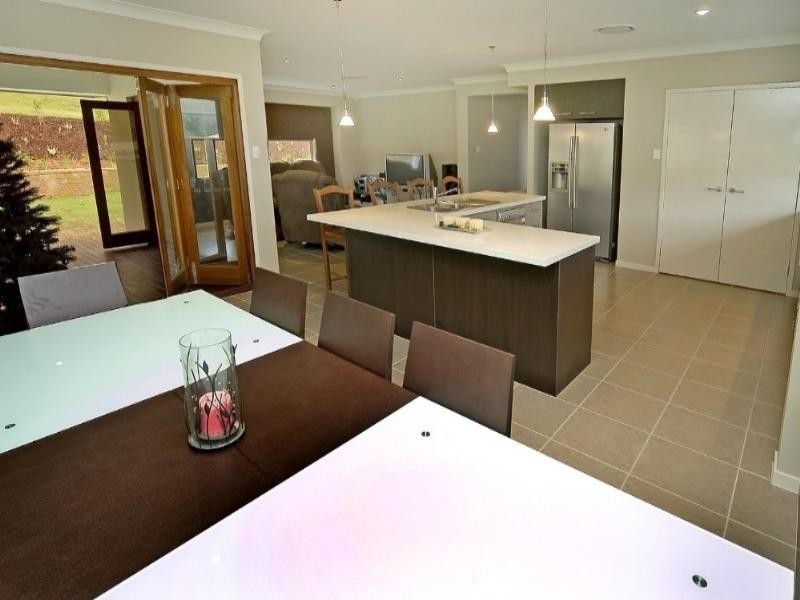 9 Meadow Court, Maudsland QLD 4210