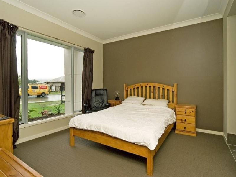 9 Meadow Court, Maudsland QLD 4210