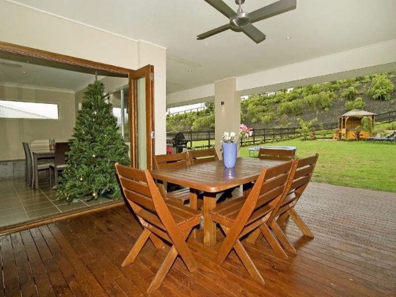 9 Meadow Court, Maudsland QLD 4210