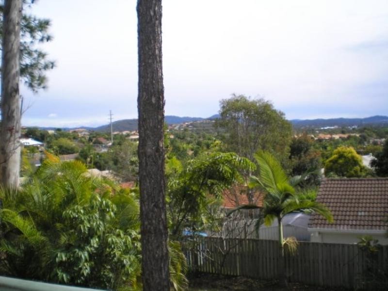 4 Malita Place, Pacific Pines QLD 4211