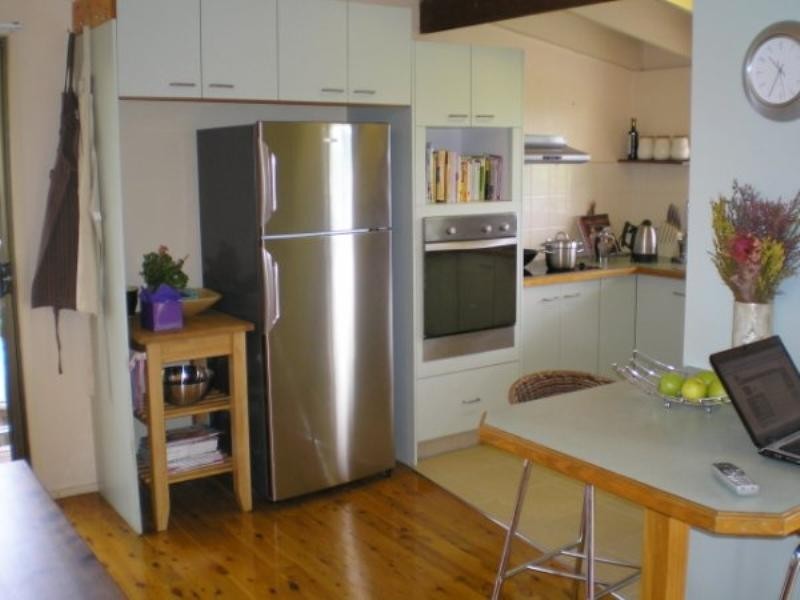4 Malita Place, Pacific Pines QLD 4211
