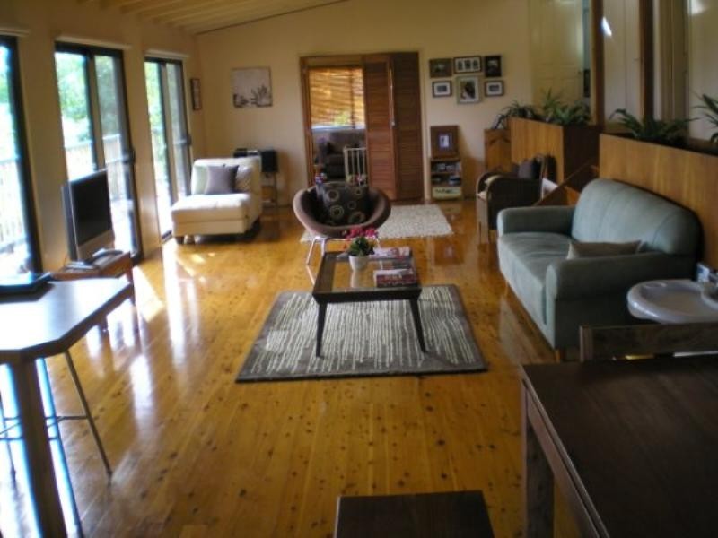 4 Malita Place, Pacific Pines QLD 4211