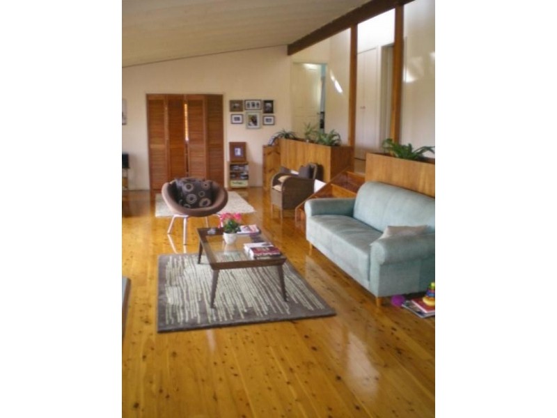 4 Malita Place, Pacific Pines QLD 4211