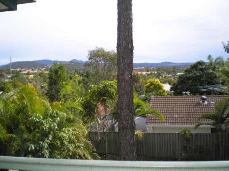 4 Malita Place, Pacific Pines QLD 4211