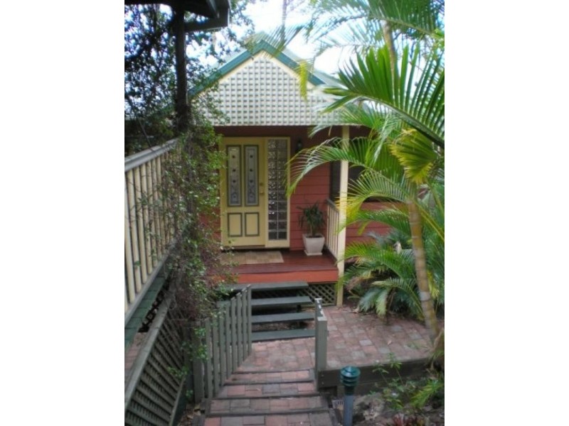 4 Malita Place, Pacific Pines QLD 4211