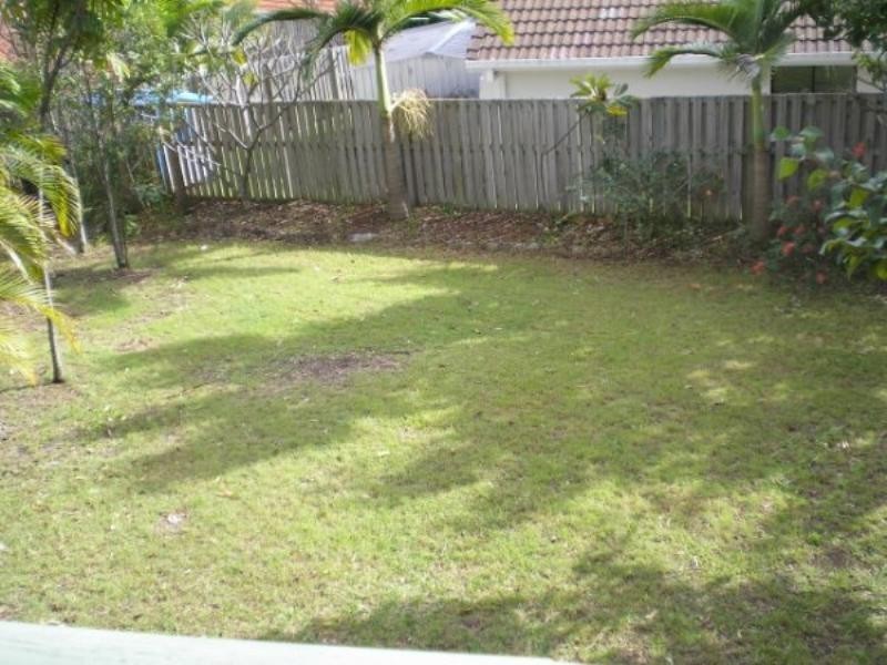 4 Malita Place, Pacific Pines QLD 4211