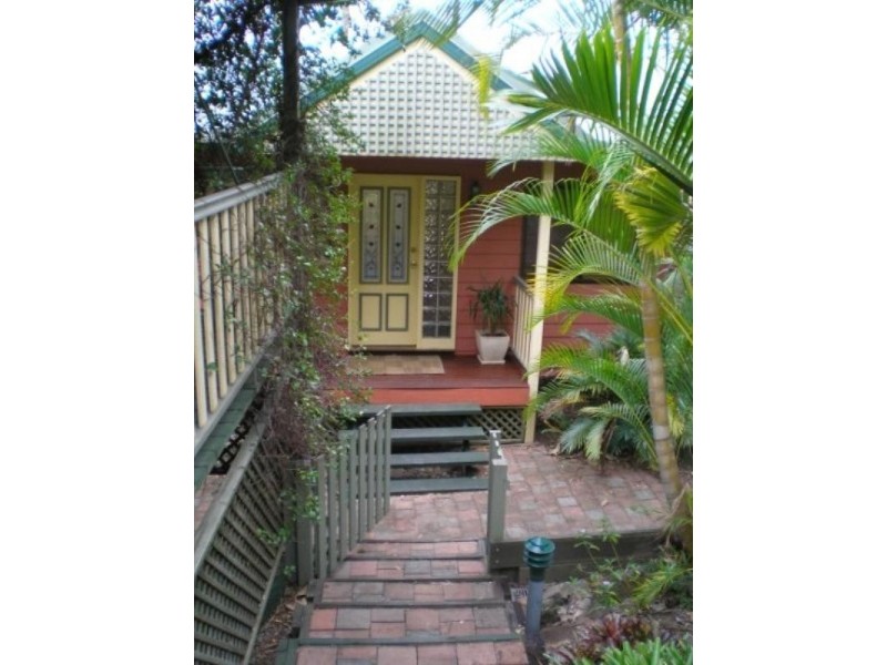 4 Malita Place, Pacific Pines QLD 4211