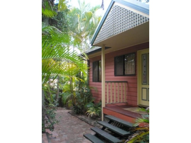 4 Malita Place, Pacific Pines QLD 4211