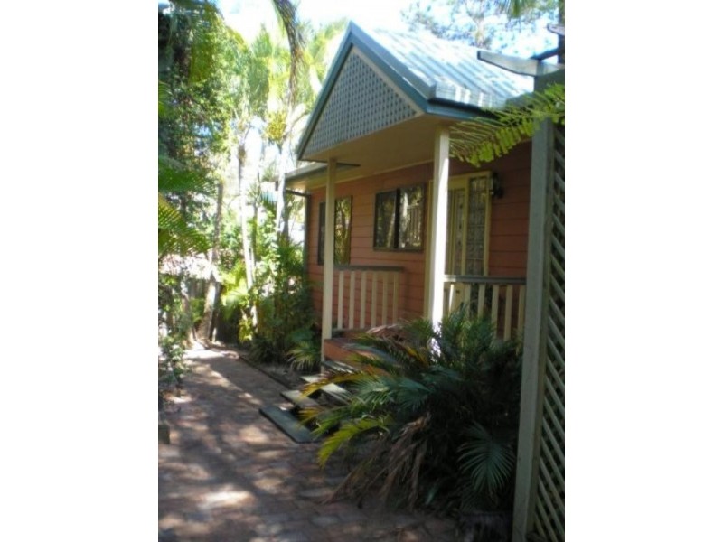 4 Malita Place, Pacific Pines QLD 4211