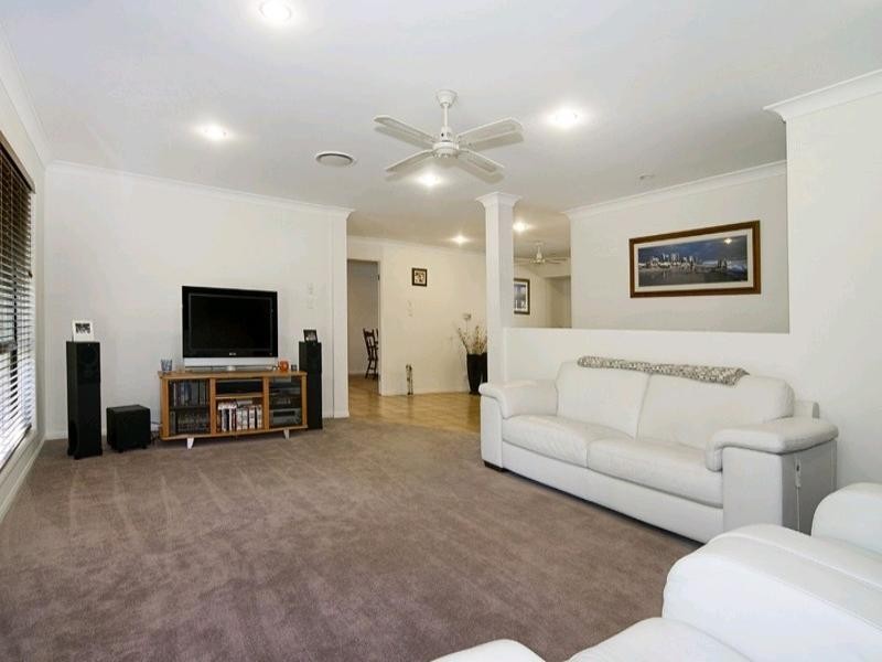 16 Morwell Court, Helensvale QLD 4212