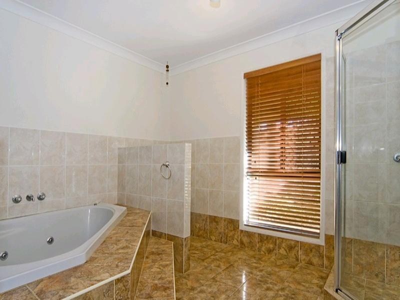 16 Morwell Court, Helensvale QLD 4212