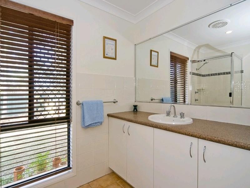 16 Morwell Court, Helensvale QLD 4212
