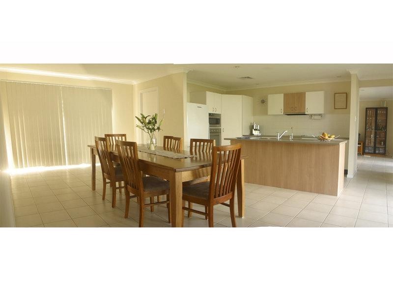 18 Norfolk Drive, Pacific Pines QLD 4211