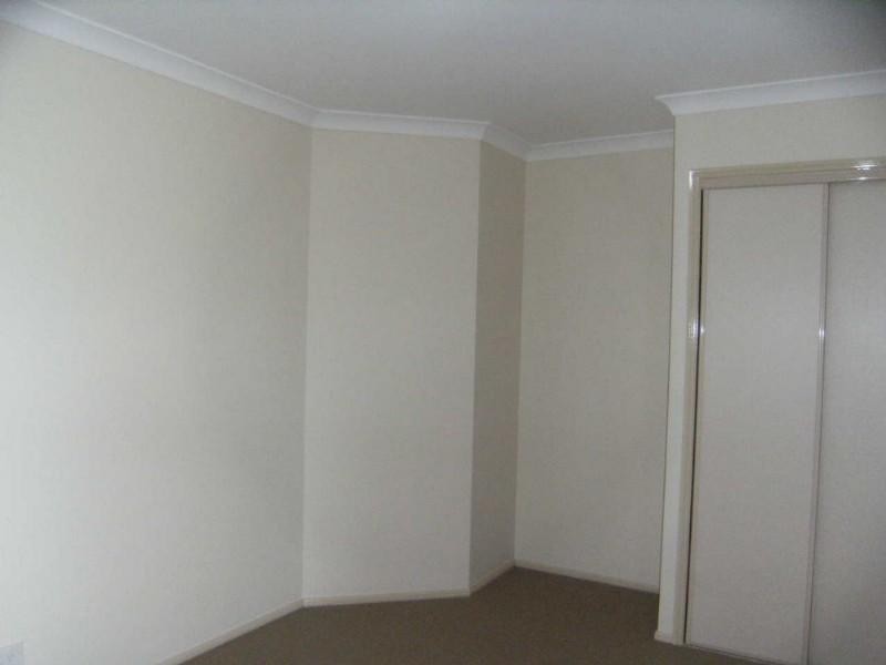 8 Laysan Crescent, Oxenford QLD 4210