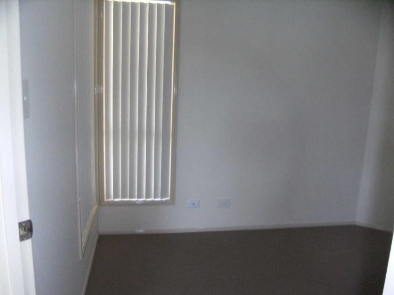 8 Laysan Crescent, Oxenford QLD 4210