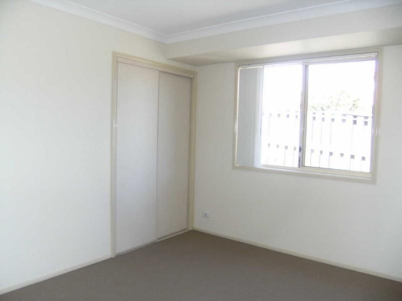 8 Laysan Crescent, Oxenford QLD 4210