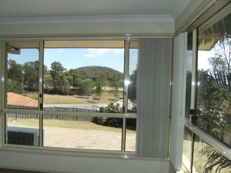 8 Laysan Crescent, Oxenford QLD 4210