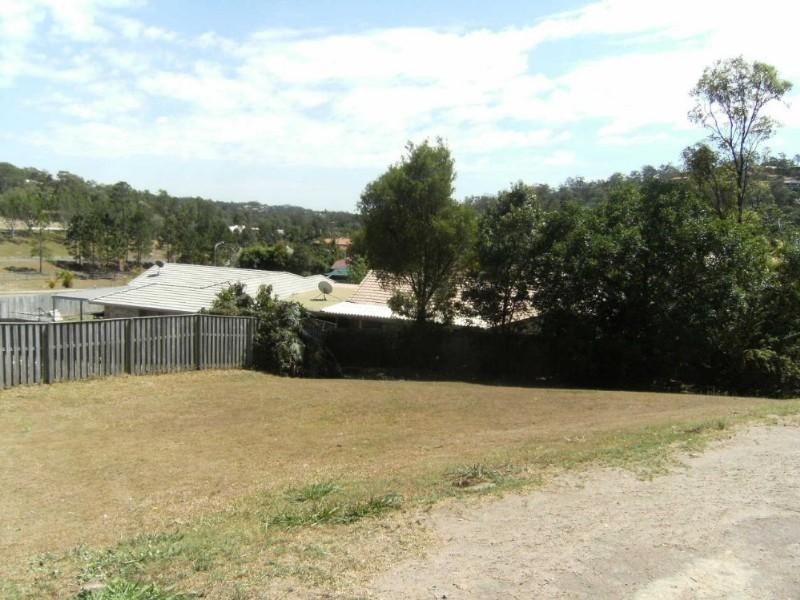 8 Laysan Crescent, Oxenford QLD 4210