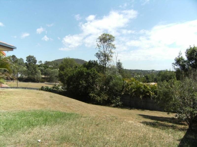 8 Laysan Crescent, Oxenford QLD 4210