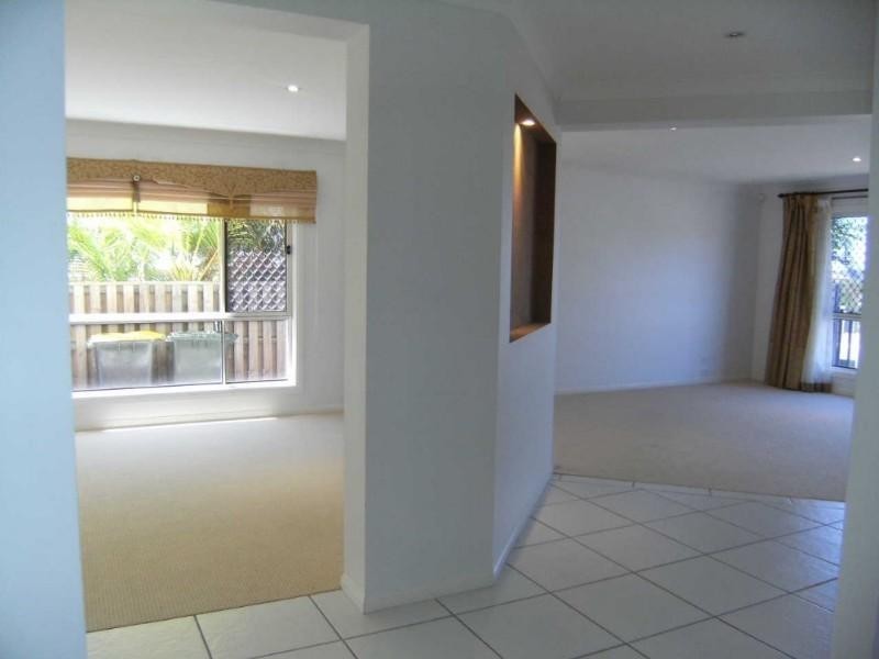 13 Mellum Circuit, Pacific Pines QLD 4211