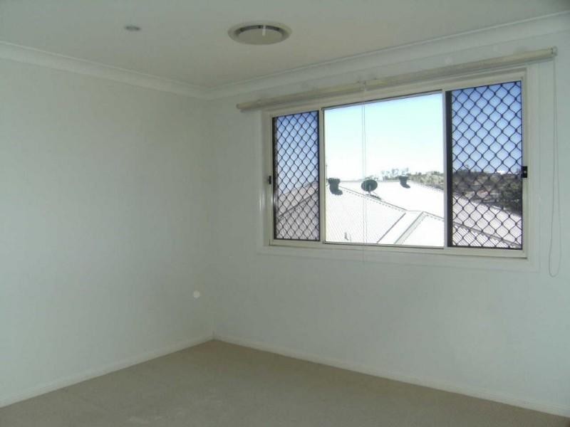 13 Mellum Circuit, Pacific Pines QLD 4211