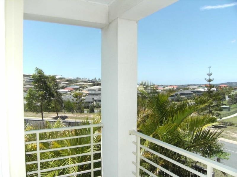 13 Mellum Circuit, Pacific Pines QLD 4211