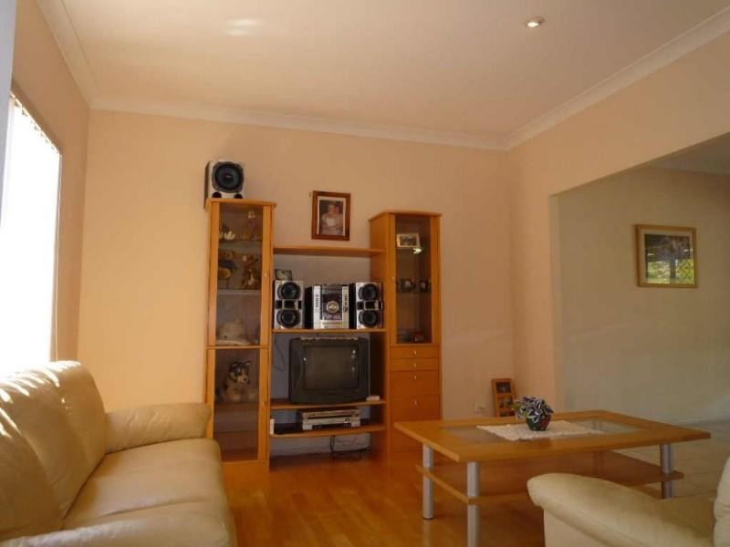 3 Hatutu Street, Pacific Pines QLD 4211