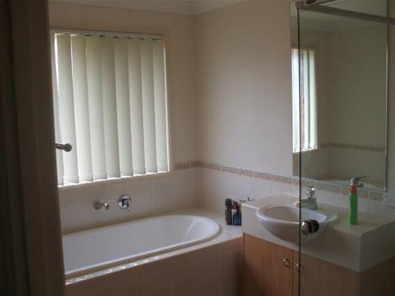 Pacific Pines QLD 4211