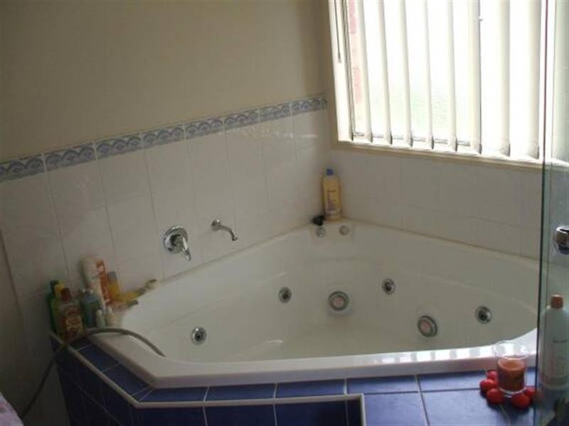 Pacific Pines QLD 4211