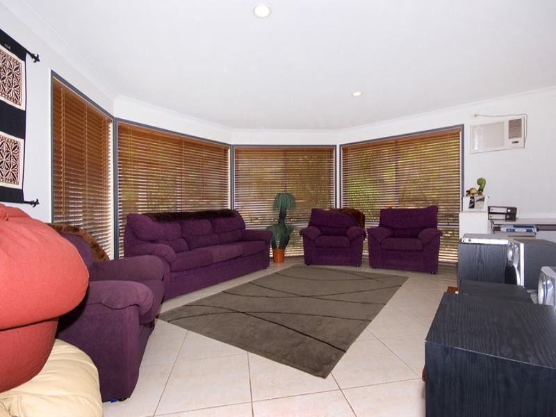 4 Creekwood Place, Helensvale QLD 4212