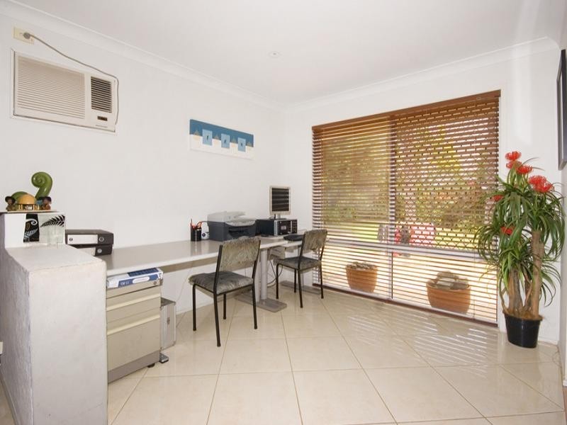 4 Creekwood Place, Helensvale QLD 4212