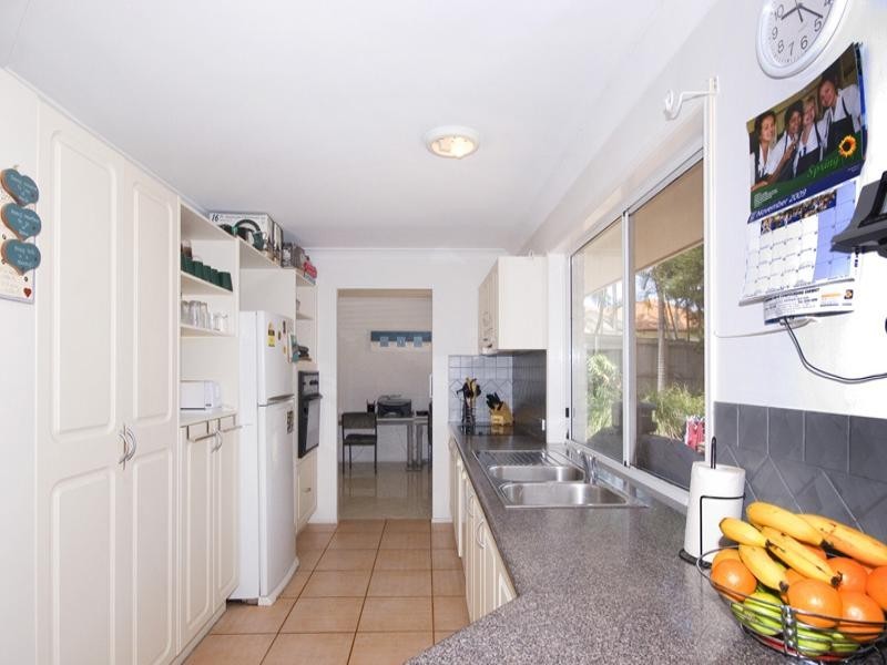 4 Creekwood Place, Helensvale QLD 4212